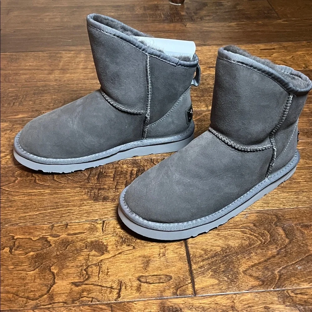 Australian Luxe Collective Gray Extra Short Boots, size 9